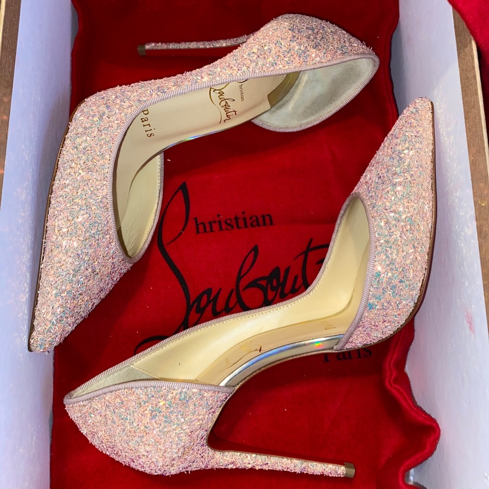 Limited Edition ✨ Louboutin Iriza 100